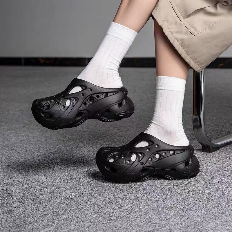 OwenGrid Unisex Non-Slip Caged Clog