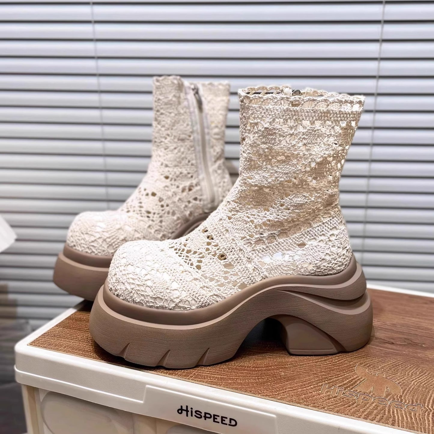 Women's Thick-soled Lace Mesh Breathable Martin Boots