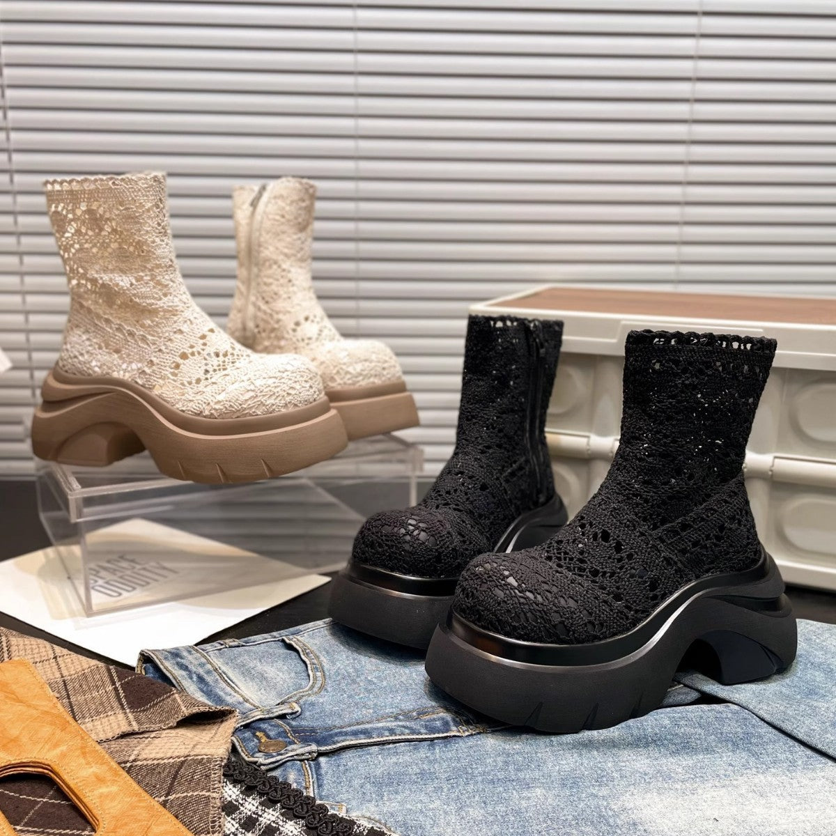 Women's Thick-soled Lace Mesh Breathable Martin Boots