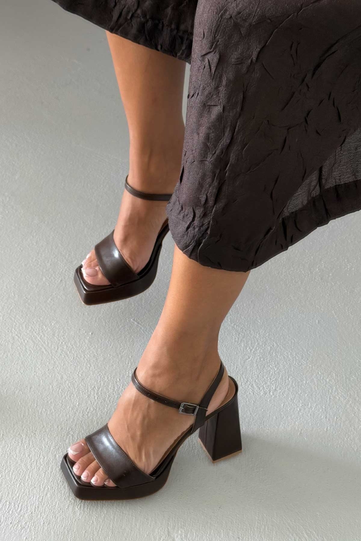 Matte Flat Toe Chunky High Heels