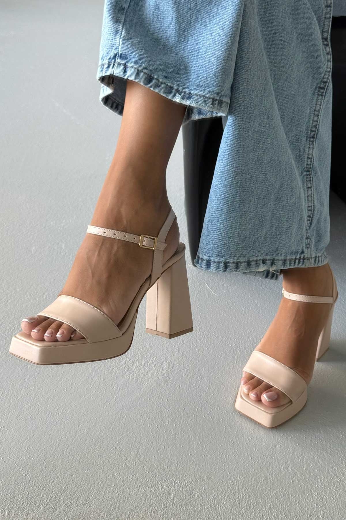Matte Flat Toe Chunky High Heels
