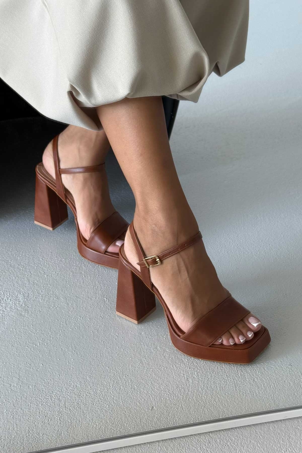 Matte Flat Toe Chunky High Heels