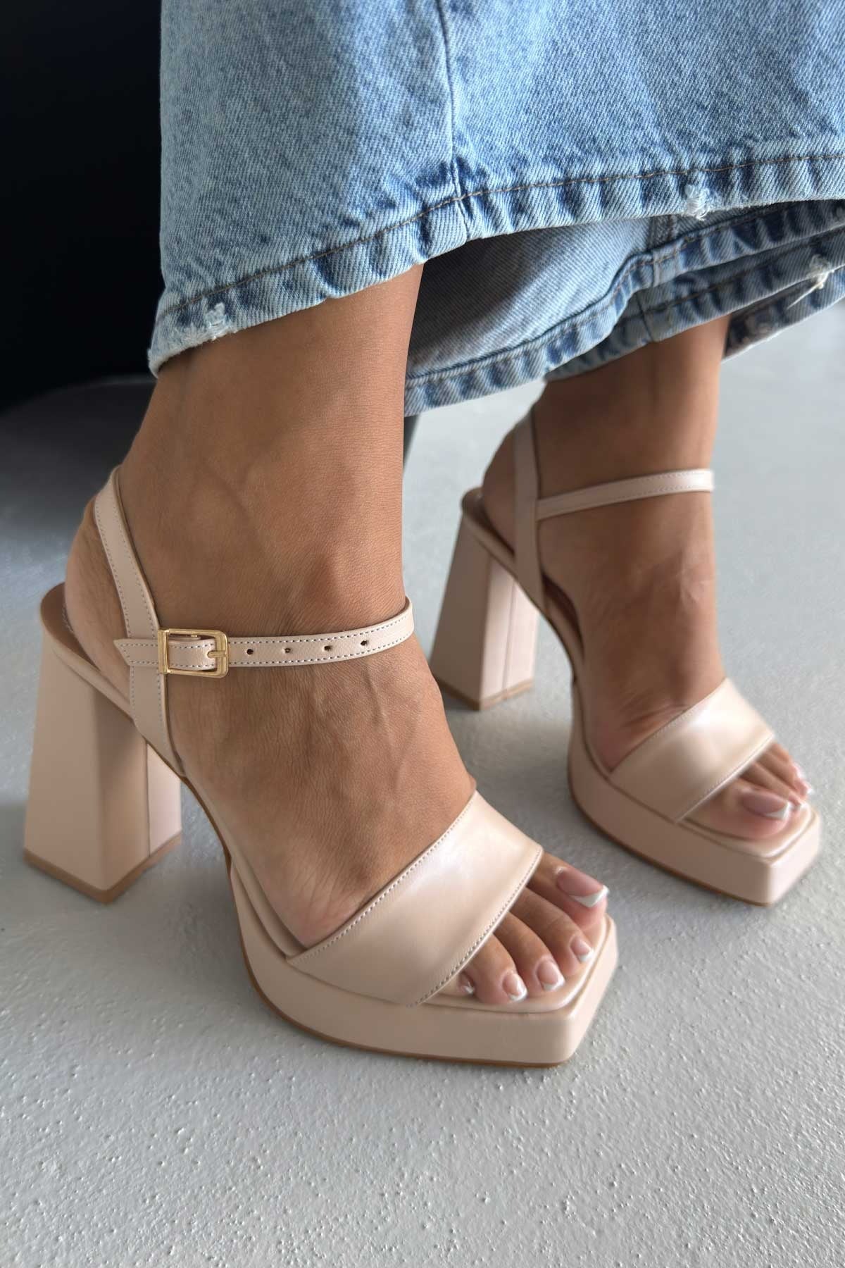 Matte Flat Toe Chunky High Heels