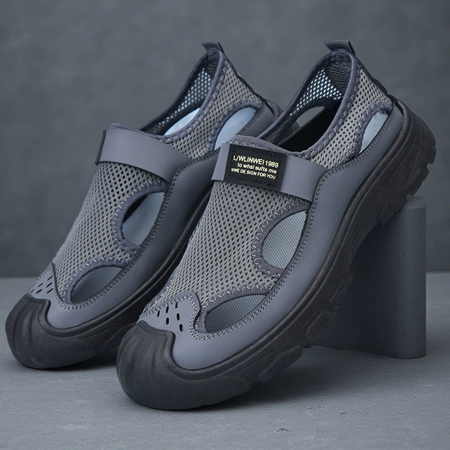 OwenGrid Men's Breathable Anti-collision Mesh Hollow Middle-aged and Elderly Shoes